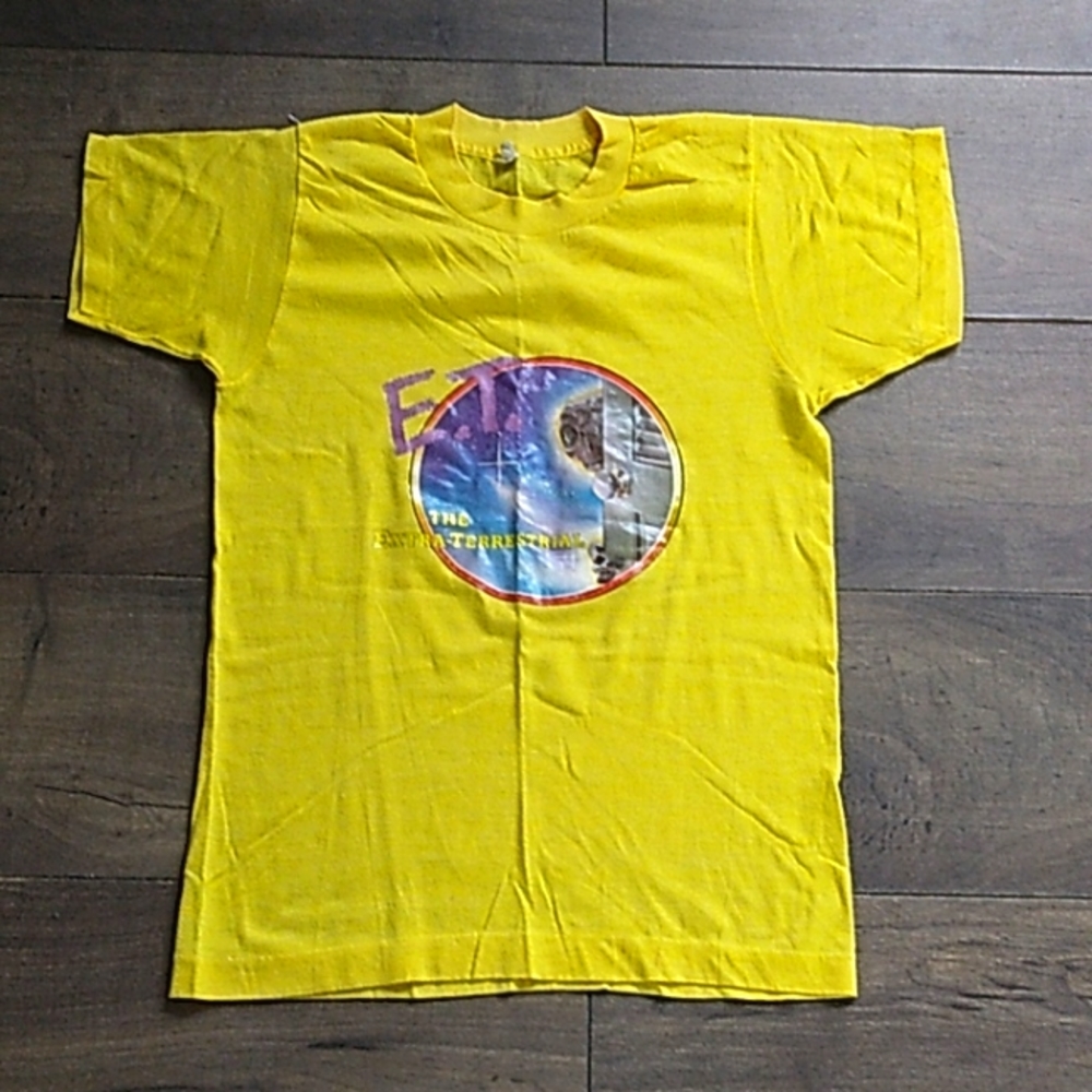 VTG 1982 UNIVERSAL SCREEN STARS USA MADE SINGLE STITCH ET MOVIE TEE WOMANS XS.